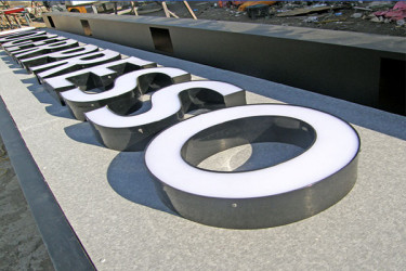 Chữ nổi Inox có đèn led