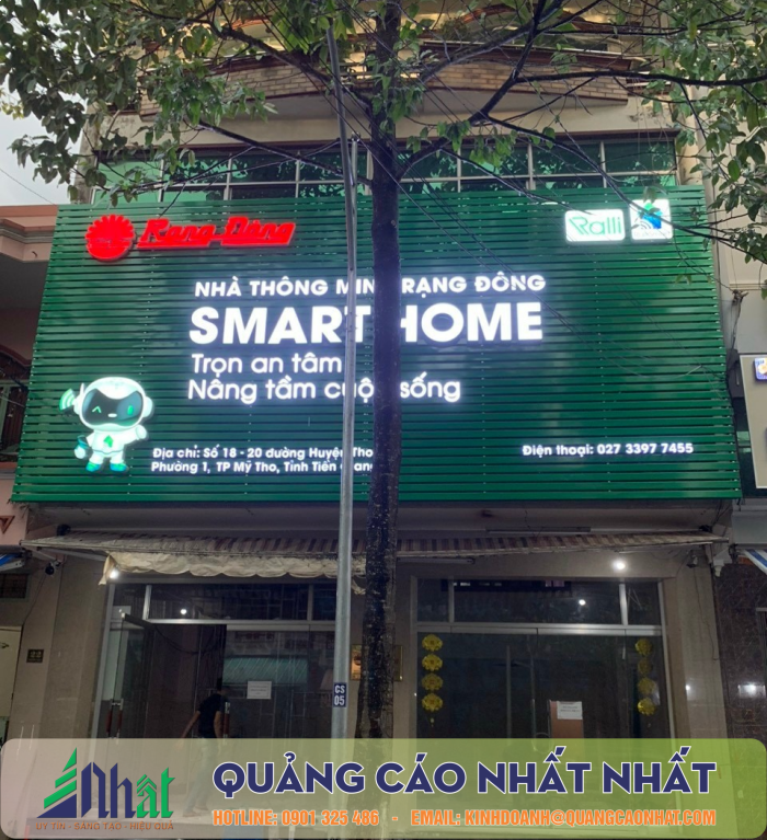 Thi công chuỗi bảng hiệu quảng cáo cho các cửa hàng